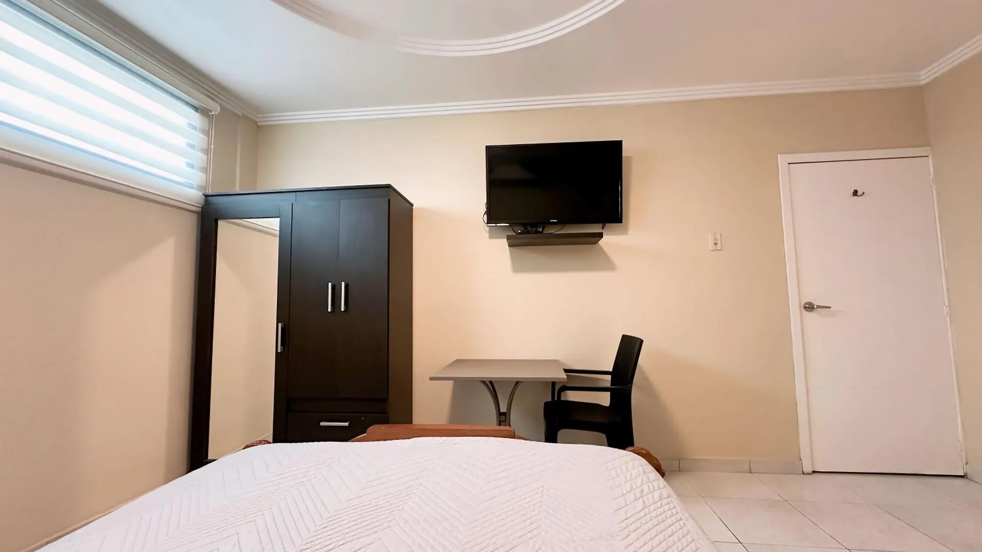 Lodging Ecuador Suites&Rooms Guayaquil Apartamento