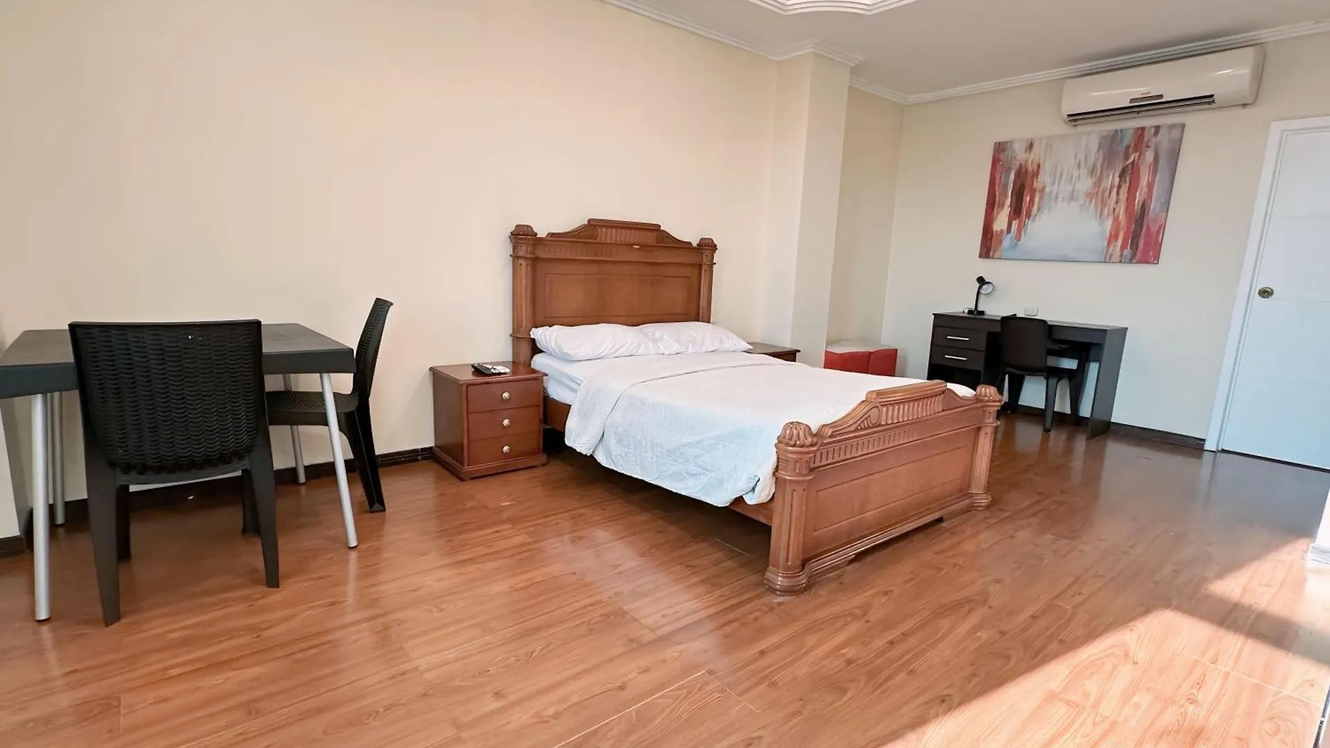 Lodging Ecuador Suites&Rooms Guayaquil